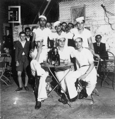 Integrantes de la carroza del Club Social y Deportivo América