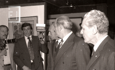 Inauguración de la exposición del Primer Automóvil Argentino en Casa de la Provincia de Buenos Aires.