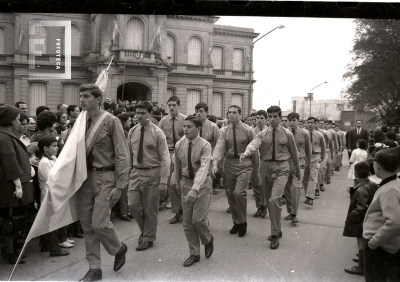Desfile durante el acto por al Aniversario de la Muerte del Gral. San Martín