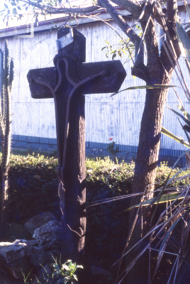 Cruz de durmientes y rieles ferroviarios