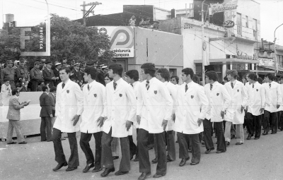 Desfile Cívico Militar en la Avda. Rivadavia