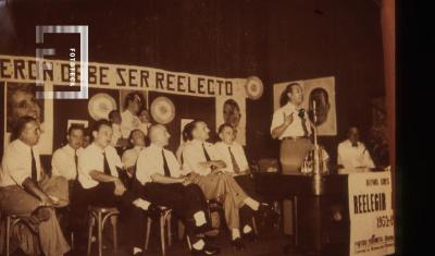 Campaña por la reelección de Perón en el Teatro Italia