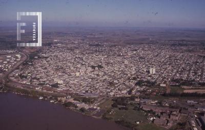 Vista aérea de la ciudad de Campana - sector noreste