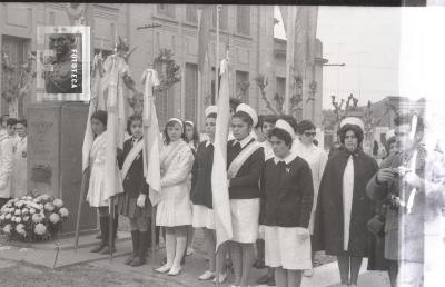 Abanderados y escoltas en el acto del 25 de mayo