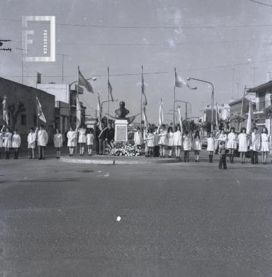 Acto escolar por el Día de la Bandera