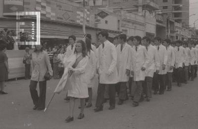 Desfile en la Av. Rivadavia