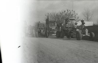 Maquinaria municipal para arreglo de calles