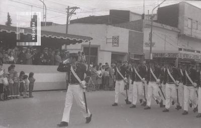 Desfile en el aniversario de Campana