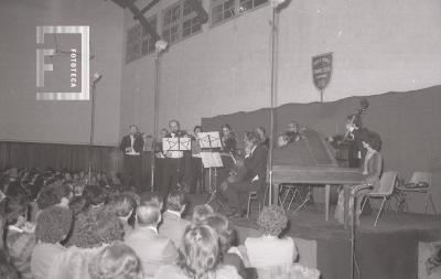 Actuación de la Camerata Bariloche en la Escuela Normal