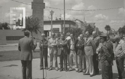 Acto en el monumento al Primer Automóvil Argentino