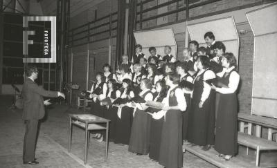 Presentación del coro en la Escuela Técnica N°1