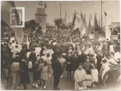 Inauguración de la Plaza Italia