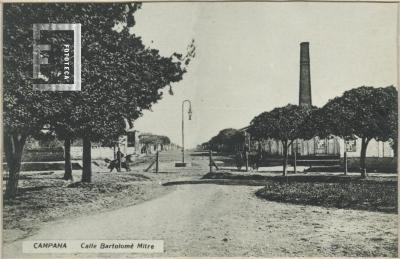 Vista de la Avda. Mitre desde la Plaza Eduardo Costa