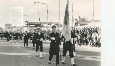 Desfile militar por avenida Rivadavia, actual Avenida Varela
