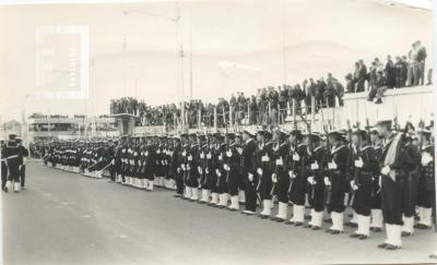 Acto de juramento de la bandera y desfile cívico militar en la Escuela Normal Eduardo Costa