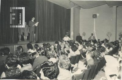 Presentación del coro polifónico en el Teatro Pedro Barbero