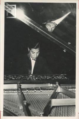 Actuación del pianista Miguel Simini